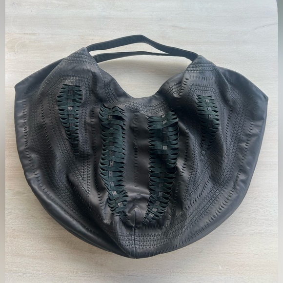 Elie Tahari 100% Leather Hobo Bag in Black NWOT - Picture 1 of 17